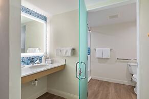 Opal Grand Oceanfront Resort & Spa