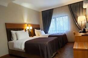 Ak Life Hotel & Suit