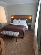 Ak Life Hotel & Suit