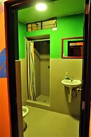 Happy Tree Hostel