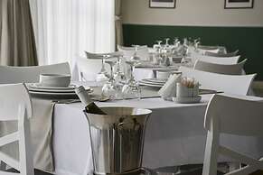 Mimoza Beach Hotel