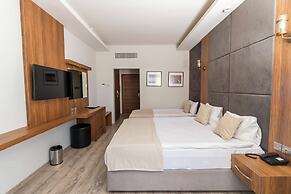 Mimoza Beach Hotel