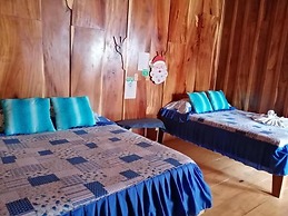 Pensión y Cabinas Colibrí Monteverde B&B