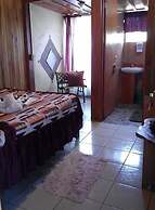 Pensión y Cabinas Colibrí Monteverde B&B