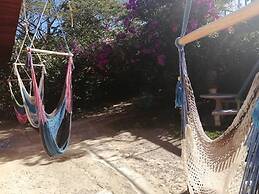 Pensión y Cabinas Colibrí Monteverde B&B