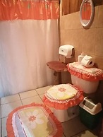 Pensión y Cabinas Colibrí Monteverde B&B