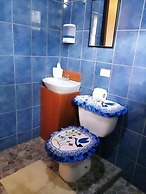 Pensión y Cabinas Colibrí Monteverde B&B