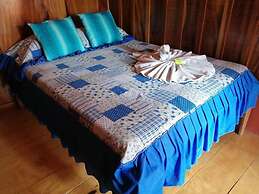 Pensión y Cabinas Colibrí Monteverde B&B