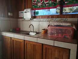 Pensión y Cabinas Colibrí Monteverde B&B