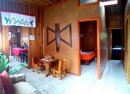 Pensión y Cabinas Colibrí Monteverde B&B
