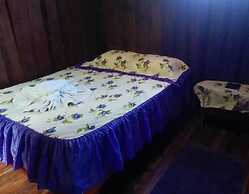 Pensión y Cabinas Colibrí Monteverde B&B