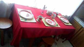 Pensión y Cabinas Colibrí Monteverde B&B