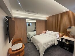 Hotel INSTA Suwon City Hall