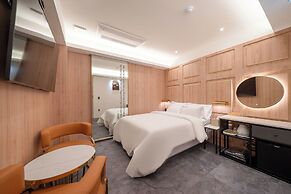 Hotel INSTA Suwon City Hall