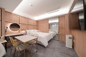 Hotel INSTA Suwon City Hall