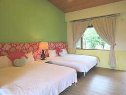 DeerStar Meihua Lake B&B