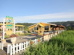 DeerStar Meihua Lake B&B