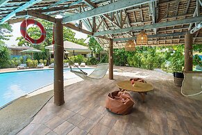 The Sharks Tail Dive Resort