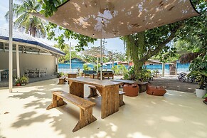 The Sharks Tail Dive Resort