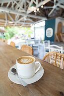 The Sharks Tail Dive Resort