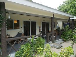 The Sharks Tail Dive Resort