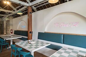 The Sharks Tail Dive Resort