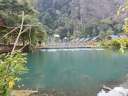 Vang Vieng Camellia Hotel