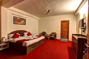 Hotel Monarch Residency Manali
