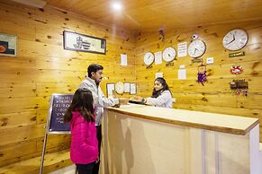 Hotel Monarch Residency Manali