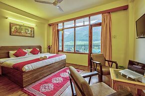 Hotel Monarch Residency Manali