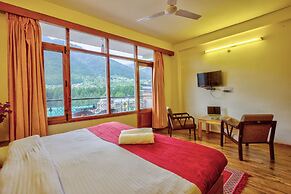 Hotel Monarch Residency Manali
