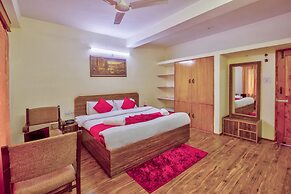 Hotel Monarch Residency Manali