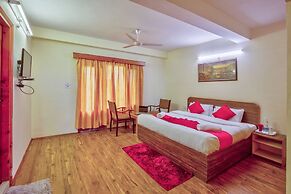 Hotel Monarch Residency Manali