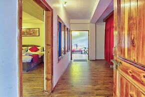 Hotel Monarch Residency Manali