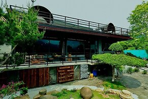 Five mountains and Three Water B&B