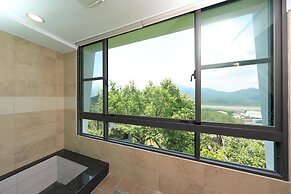 Five mountains and Three Water B&B