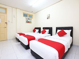 Super OYO 89640 Hotel Pelangi Marang