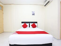 Super OYO 89640 Hotel Pelangi Marang