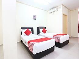 Super OYO 89640 Hotel Pelangi Marang