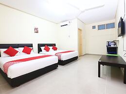 Super OYO 89640 Hotel Pelangi Marang