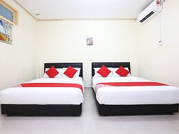 Super OYO 89640 Hotel Pelangi Marang