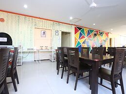 Super OYO 89640 Hotel Pelangi Marang