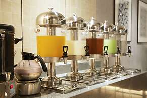 The Quarter Phromphong by UHG