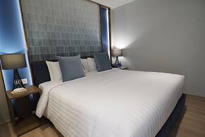 The Quarter Phromphong by UHG