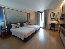 The Quarter Phromphong by UHG