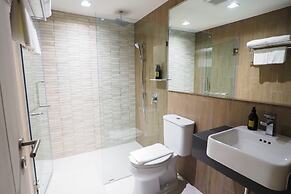 The Quarter Phromphong by UHG