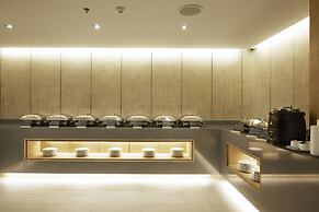 The Quarter Phromphong by UHG