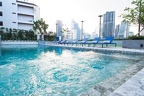 The Quarter Phromphong by UHG