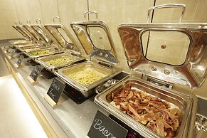 The Quarter Phromphong by UHG