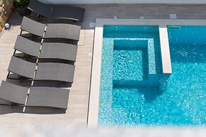 Apartments Mali Nono